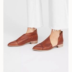 FREE PEOPLE ROYALE FLATS